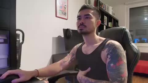 Snapshot of dixonhuang chatting on October 1, 6:03 pm D online show from October 1, 6:03 pm