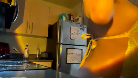 Snapshot of dizzinsweatyy chatting on March 5, 8:32 pm dizzinsweatyy online show from March 5, 8:32 pm