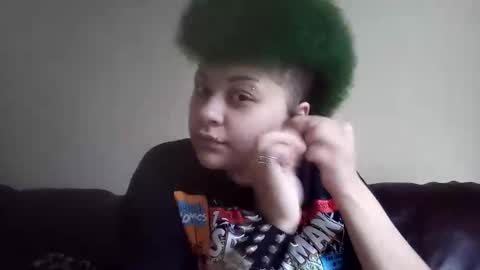 Snapshot of dizzinsweatyy chatting on December 21, 8:49 pm dizzinsweatyy online show from December 21, 8:49 pm