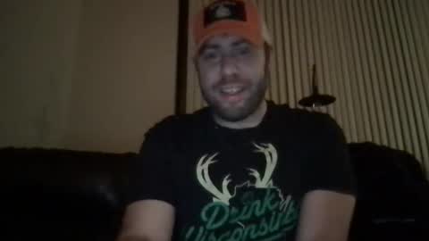 Snapshot of dj_chaterbate chatting on November 17, 6:52 am DJ Chaterbate online show from November 17, 6:52 am