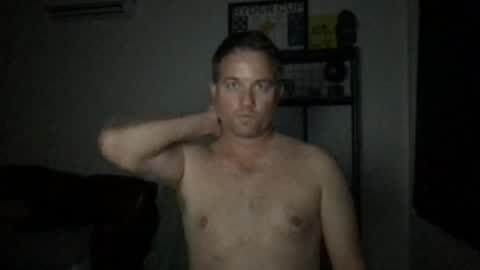 Snapshot of djswpyv chatting on October 3, 2:52 am TriflinYoBitch online show from October 3, 2:52 am