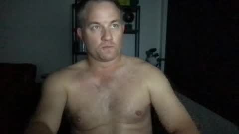 Snapshot of djswpyv chatting on October 15, 7:41 am TriflinYoBitch online show from October 15, 7:41 am