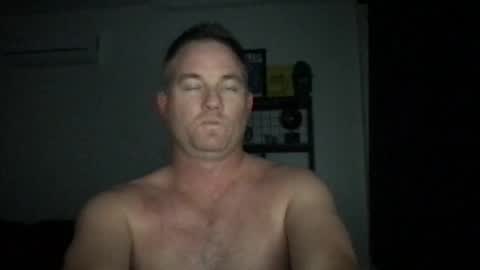 Snapshot of djswpyv chatting on October 22, 4:02 am TriflinYoBitch online show from October 22, 4:02 am