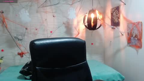 Snapshot of dmitrisanders1 chatting on December 2, 11:40 pm Maybe in pvt online show from December 2, 11:40 pm