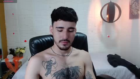 Snapshot of dmitrisanders1 chatting on December 23, 10:33 pm Maybe in pvt online show from December 23, 10:33 pm