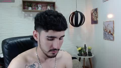 Snapshot of dmitrisanders1 chatting on January 18, 1:30 am Maybe in pvt online show from January 18, 1:30 am