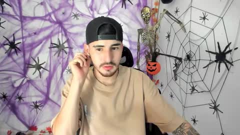 Snapshot of dmitrisanders1 chatting on September 28, 7:41 pm Maybe in pvt online show from September 28, 7:41 pm