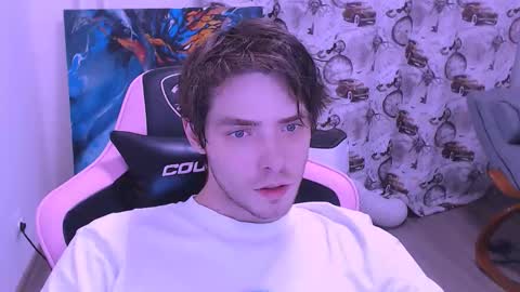 Snapshot of dmitryromanov chatting on October 15, 4:01 am Dead A online show from October 15, 4:01 am