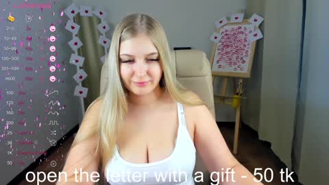 Snapshot of do_u_want_alice chatting on February 9, 2:17 am Alice online show from February 9, 2:17 am