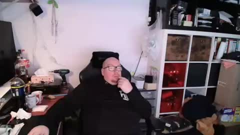 dobermann0002 online show from December 3, 9:18 am