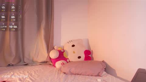 Snapshot of dolceangel__ chatting on November 19, 2:22 am Blair online show from November 19, 2:22 am