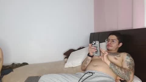 Snapshot of doll_and_sex chatting on December 13, 4:00 am Auro and Santiago online show from December 13, 4:00 am