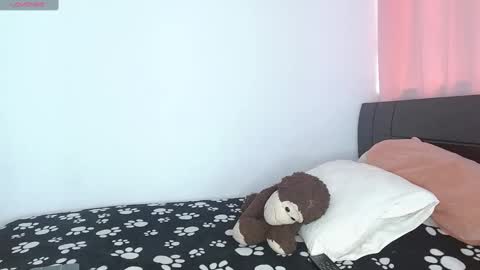 Snapshot of doll_and_sex chatting on December 18, 3:55 pm Auro and Santiago online show from December 18, 3:55 pm