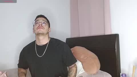 Snapshot of doll_and_sex chatting on January 11, 3:23 am Auro and Santiago online show from January 11, 3:23 am