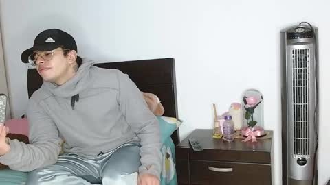 Snapshot of doll_and_sex chatting on February 10, 3:46 am Auro and Santiago online show from February 10, 3:46 am