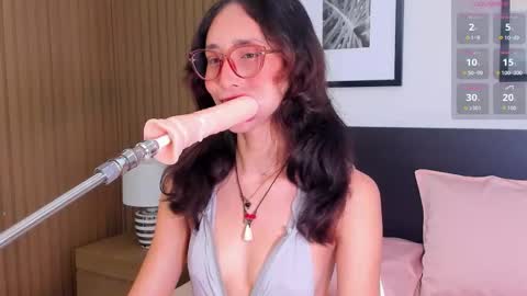 Bella  online show from November 21, 8:18 pm