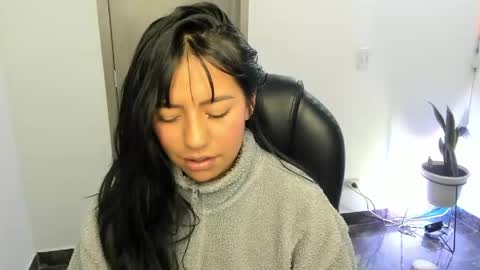 Snapshot of doll_channelx chatting on May 13, 2:31 am Doll Channelx online show from May 13, 2:31 am