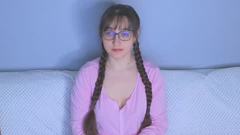 Tessa online show from March 9, 3:05 pm