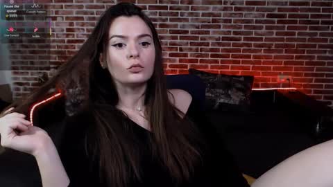 Snapshot of doll_tiffany chatting on December 2, 3:23 am Jade online show from December 2, 3:23 am