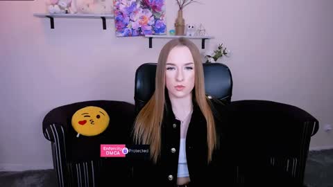 doll_vey online show from February 25, 4:42 pm