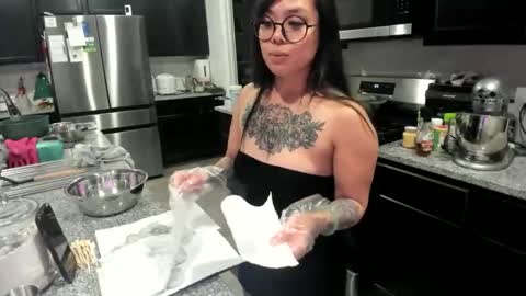 DOLLLFACE online show from November 27, 6:59 am