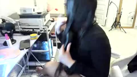 DOLLLFACE online show from March 9, 1:42 am