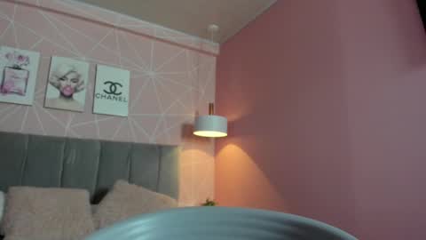 Snapshot of dolly_zoe chatting on February 13, 5:26 am Call me Zoe online show from February 13, 5:26 am
