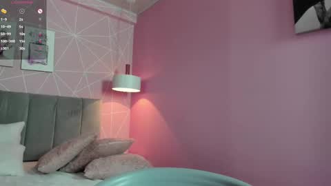 Snapshot of dolly_zoe chatting on February 24, 8:49 am Call me Zoe online show from February 24, 8:49 am