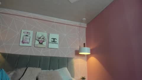 Snapshot of dolly_zoe chatting on September 18, 10:56 pm Call me Zoe online show from September 18, 10:56 pm