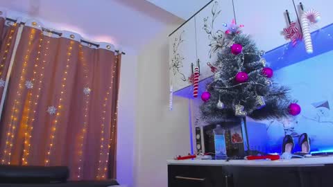 Snapshot of dollyiaa chatting on December 26, 5:26 am Dollya online show from December 26, 5:26 am