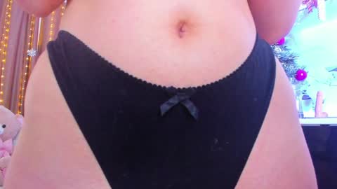 Snapshot of dollyiaa chatting on January 2, 8:49 am Dollya online show from January 2, 8:49 am