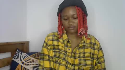 Snapshot of dollyplum chatting on October 5, 5:50 am Cushey online show from October 5, 5:50 am