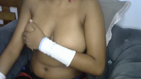 Snapshot of dollyplum chatting on October 18, 9:54 am Cushey online show from October 18, 9:54 am