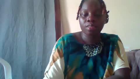 dollyvee online show from November 29, 12:30 pm