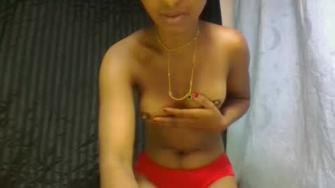 Snapshot of doloresslu chatting on February 6, 1:21 am doloresslu online show from February 6, 1:21 am