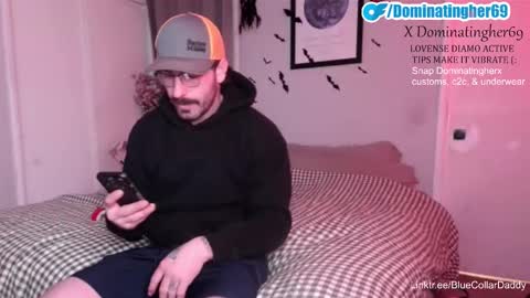 Snapshot of dominatingher69 chatting on November 23, 12:21 am dominatingher69 online show from November 23, 12:21 am