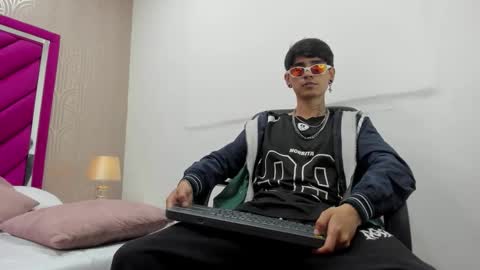 Dominic foox online show from February 17, 12:23 pm