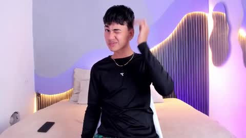 Snapshot of dominic_ghost chatting on November 7, 4:12 am Dominic online show from November 7, 4:12 am