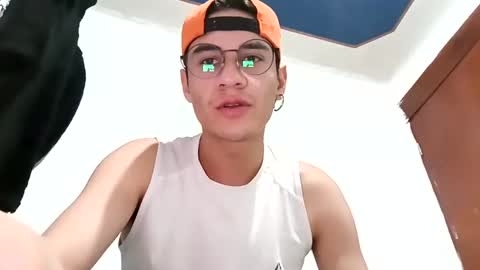 Snapshot of dominic_radccliffe chatting on December 3, 12:57 am Your real love online show from December 3, 12:57 am