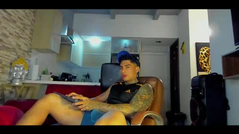 Snapshot of dominiofit chatting on October 15, 2:22 am Only fans Ronnie col---InstaRonniecolleman online show from October 15, 2:22 am