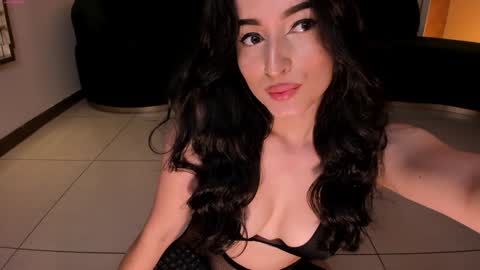 Dominique online show from December 9, 11:47 am