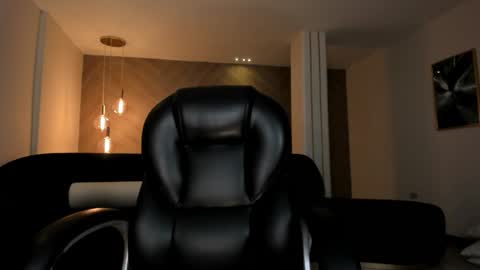 Dominique online show from December 15, 5:13 am