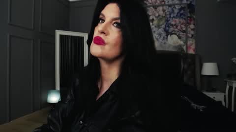 Snapshot of dommelisa chatting on October 10, 7:35 pm Dom Melisa online show from October 10, 7:35 pm