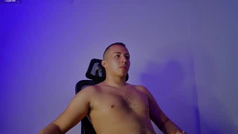 Snapshot of donathoo chatting on February 26, 2:46 pm Donat Independent Model online show from February 26, 2:46 pm