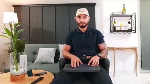 Snapshot of donn_cruz chatting on September 14, 2:44 am Victor online show from September 14, 2:44 am