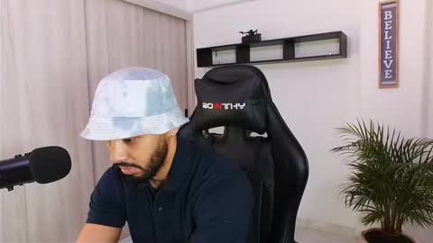 Snapshot of donn_cruz chatting on October 1, 5:41 pm Victor online show from October 1, 5:41 pm