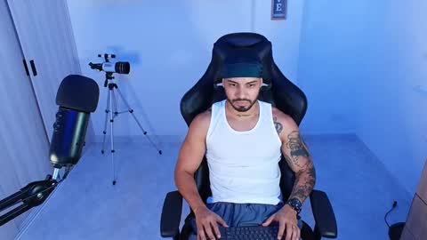 Snapshot of donn_cruz chatting on October 14, 5:14 pm Victor online show from October 14, 5:14 pm