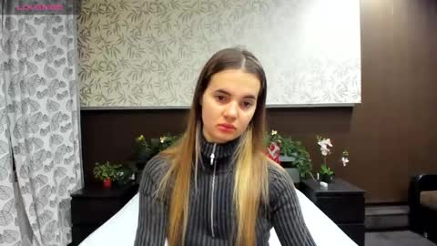 Snapshot of donnaaa_evans chatting on December 29, 11:50 pm Donna On GMT2 Mon-Fri 3-9 AM online show from December 29, 11:50 pm