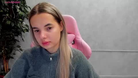 Snapshot of donnaaa_evans chatting on March 11, 12:00 am Donna On GMT2 Mon-Fri 3-9 AM online show from March 11, 12:00 am