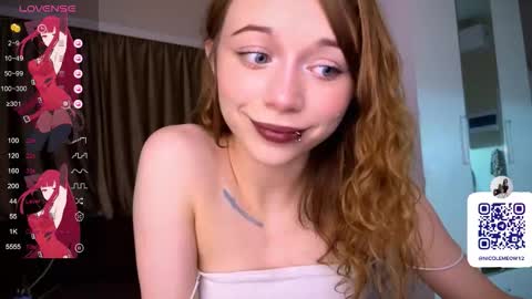 Snapshot of dontoke_ chatting on December 2, 4:24 pm Nicole online show from December 2, 4:24 pm